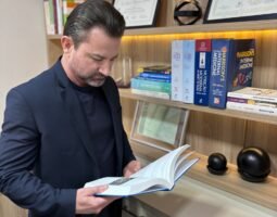 Dr. Leônidas Tavares Silveira